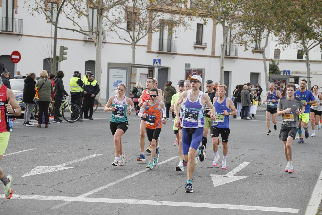 Participantes en el Maratón de Sevilla 2023