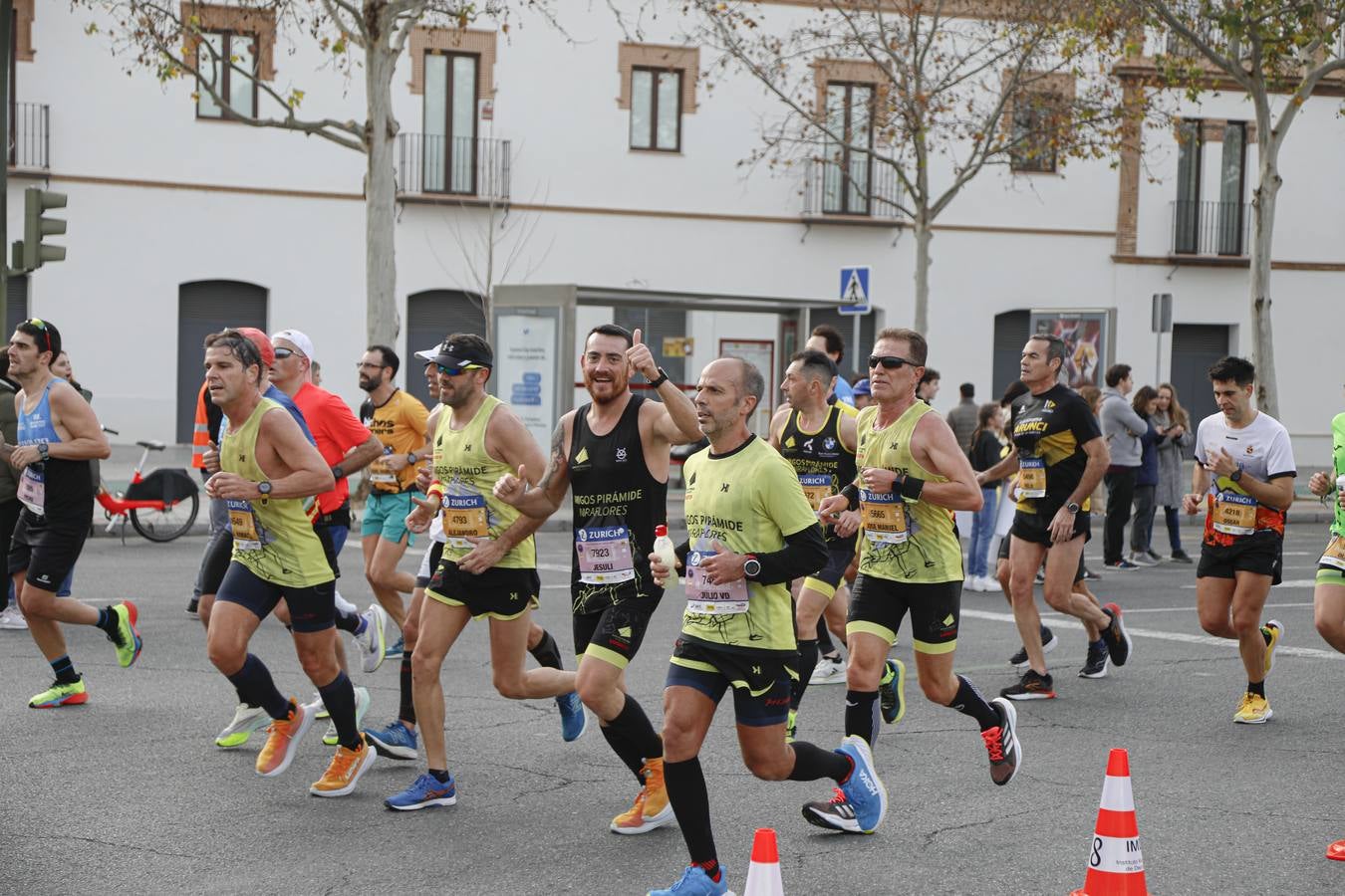 Participantes en el Maratón de Sevilla 2023