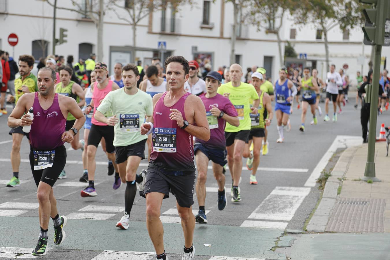 Participantes en el Maratón de Sevilla 2023