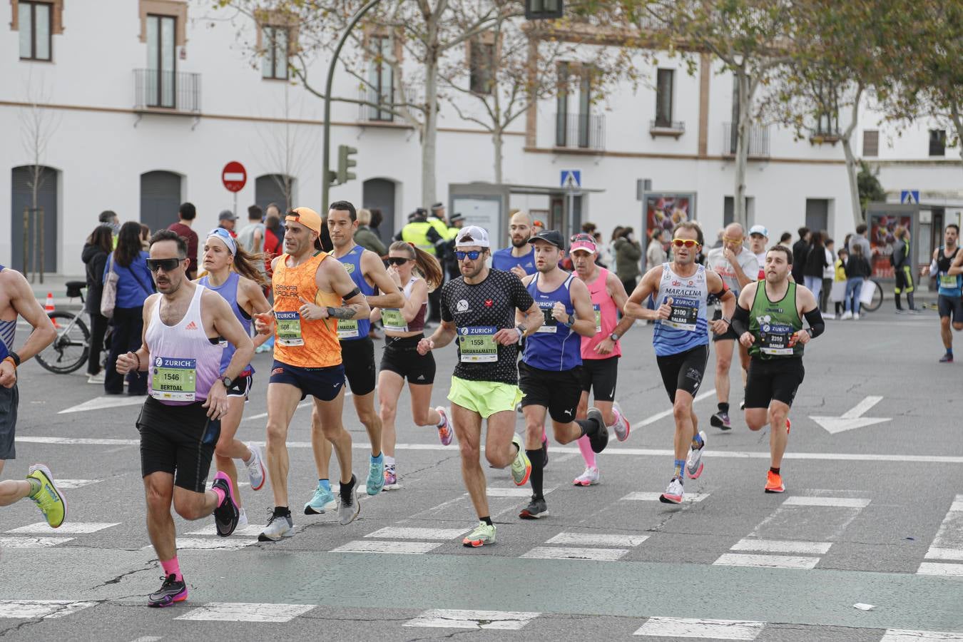 Participantes en el Maratón de Sevilla 2023
