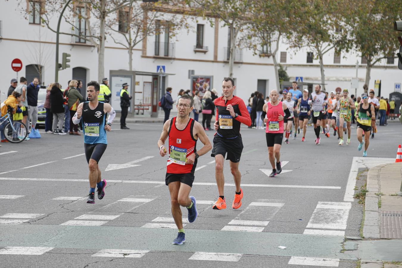 Participantes en el Maratón de Sevilla 2023