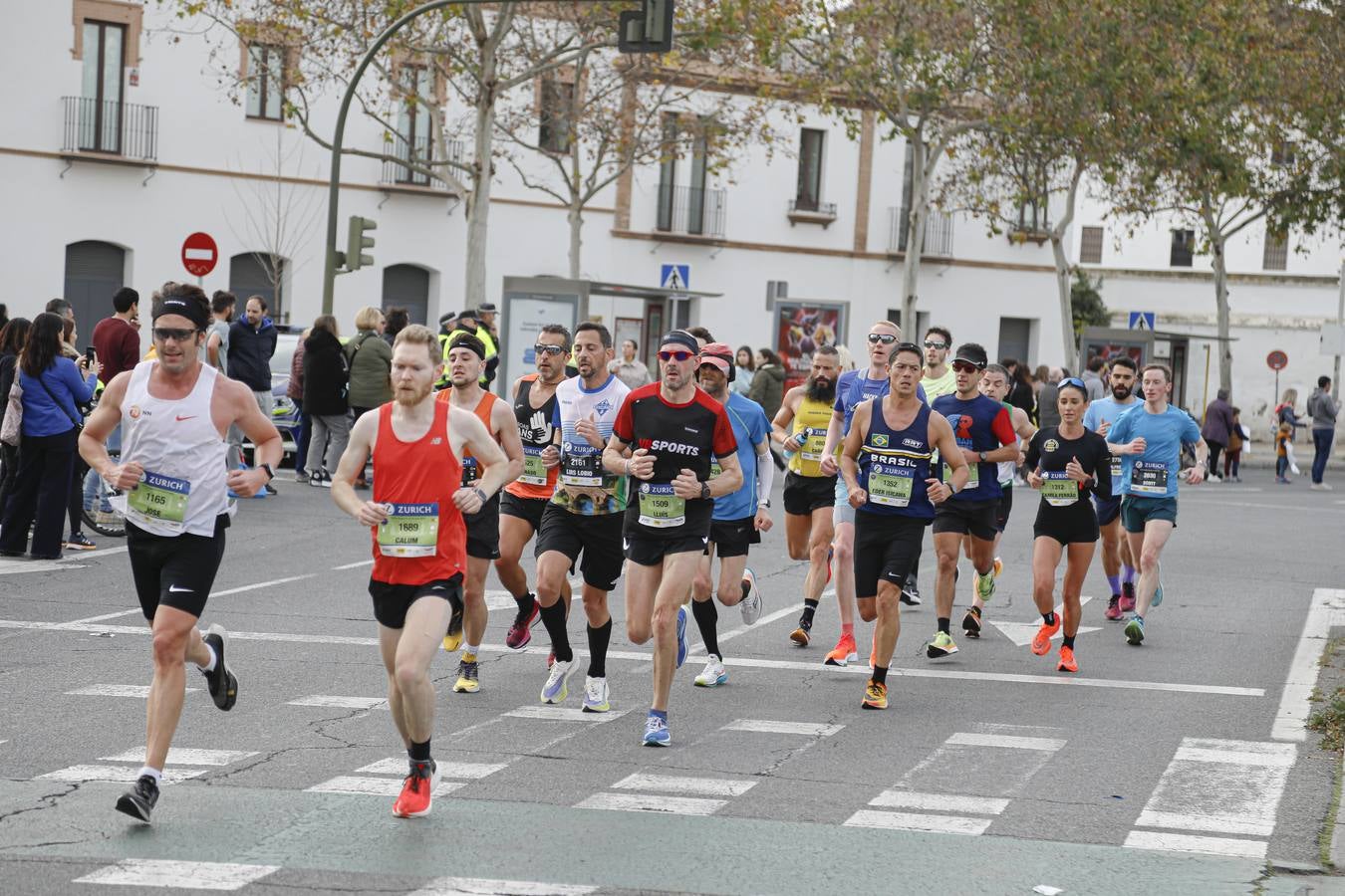 Participantes en el Maratón de Sevilla 2023