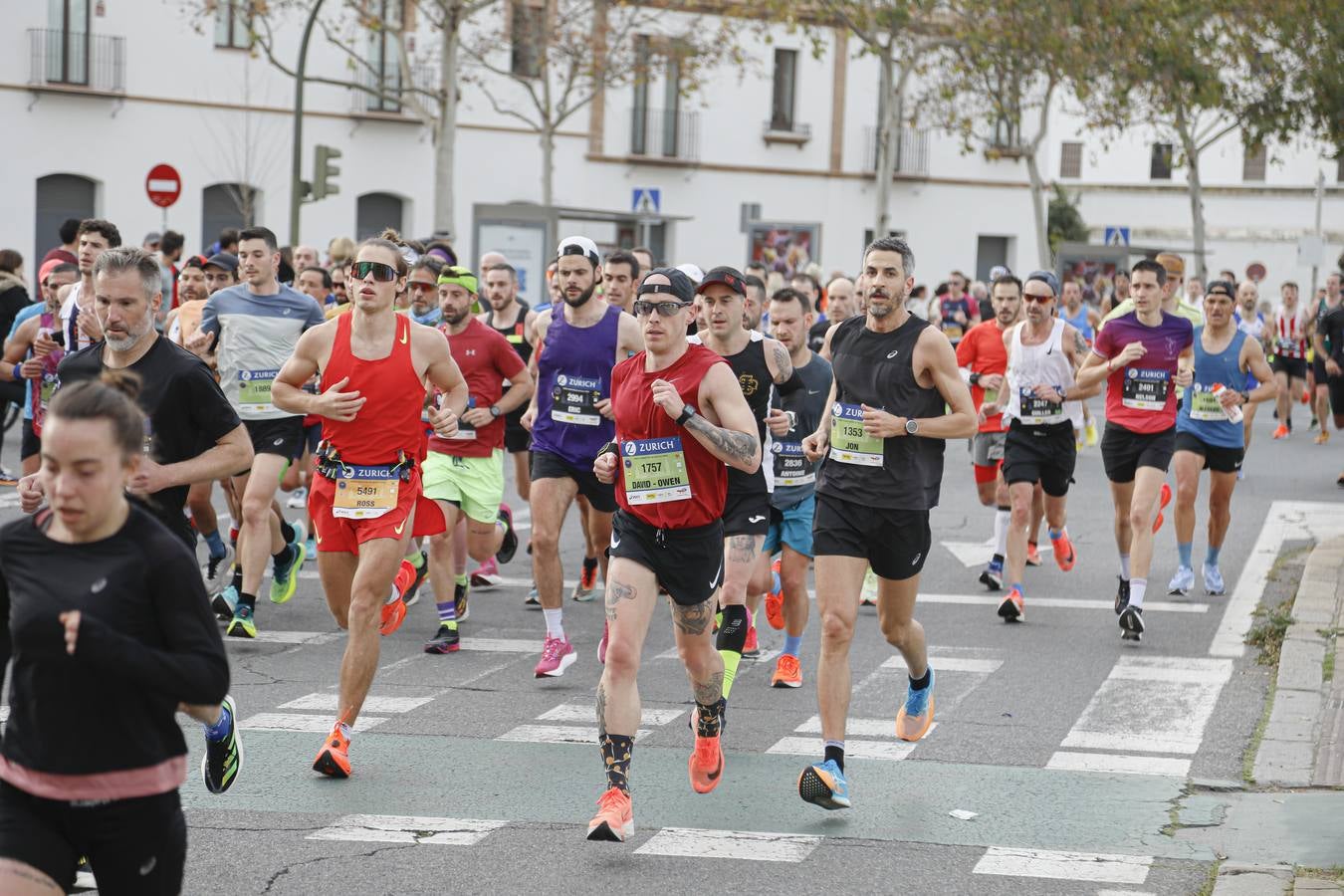 Participantes en el Maratón de Sevilla 2023