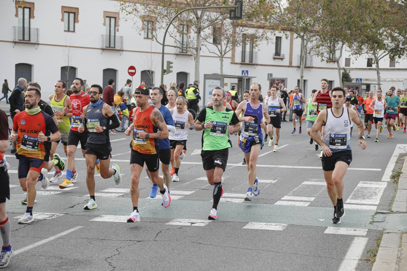 Participantes en el Maratón de Sevilla 2023