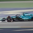 Colosal Alonso con un Aston Martin estelar en Baréin