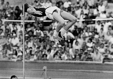 Muere Dick Fosbury, el hombre que revolucionó el salto de altura