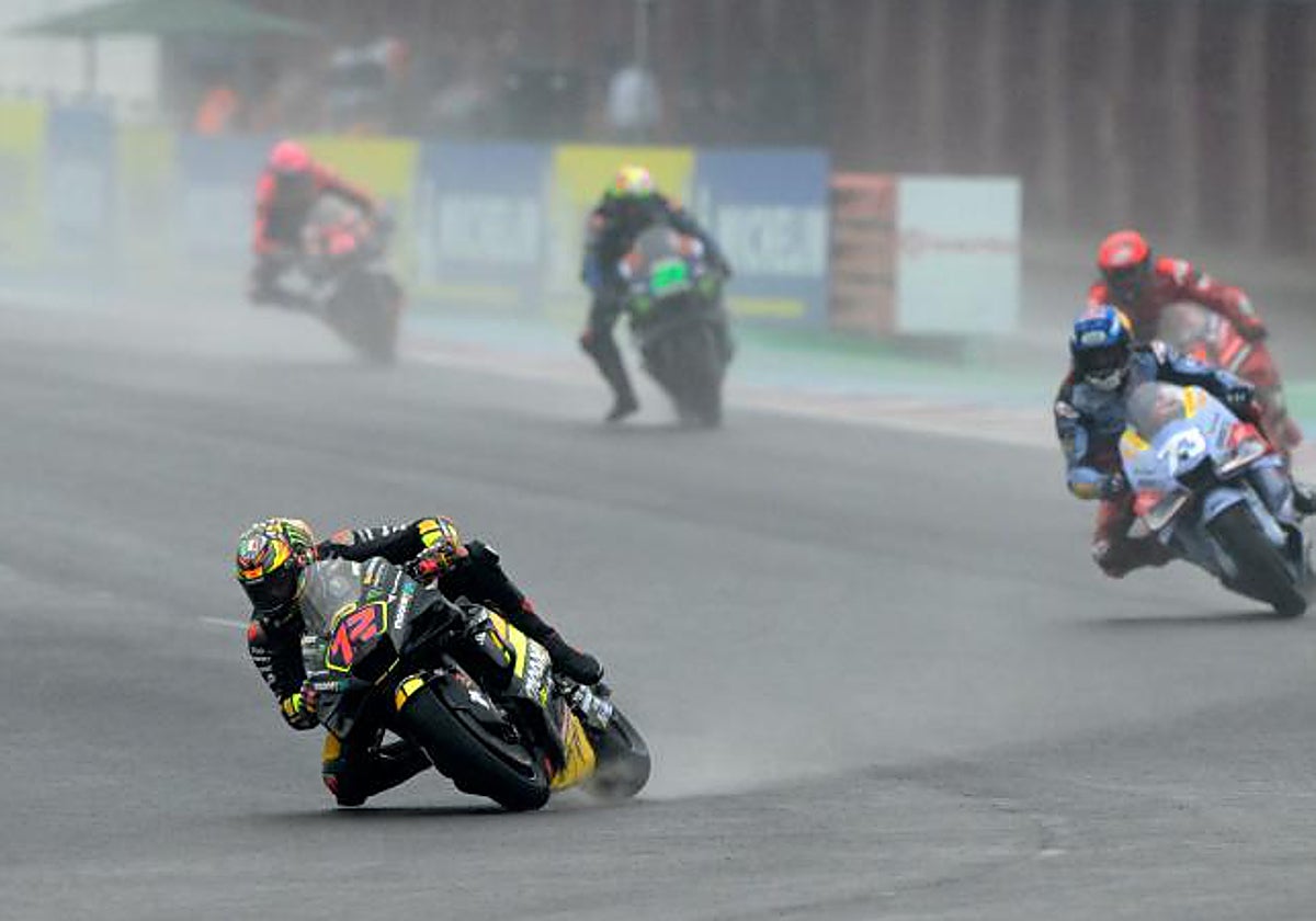 Marco Bezzechi, en las primeras vueltas del GP de Argentina