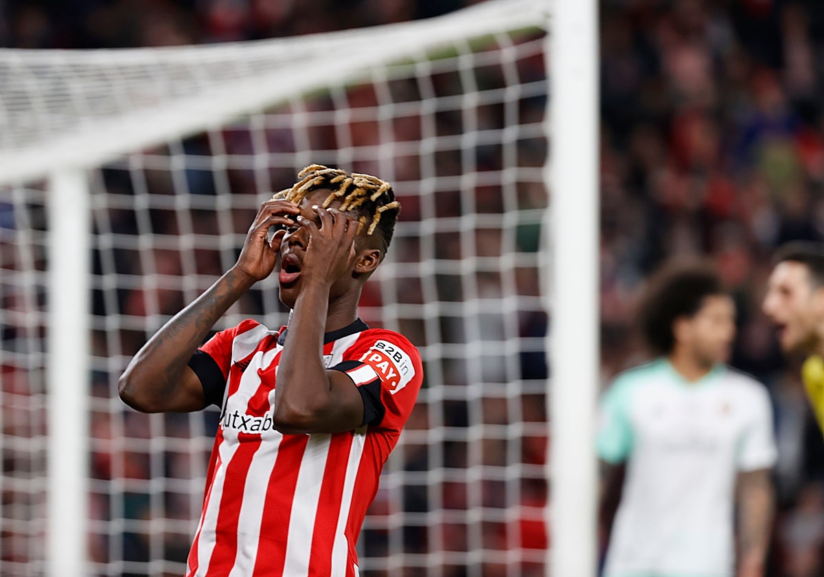 Nico Williams lamenta una ocasión fallada en la vuelta de la semifinal de Copa ante Osasuna