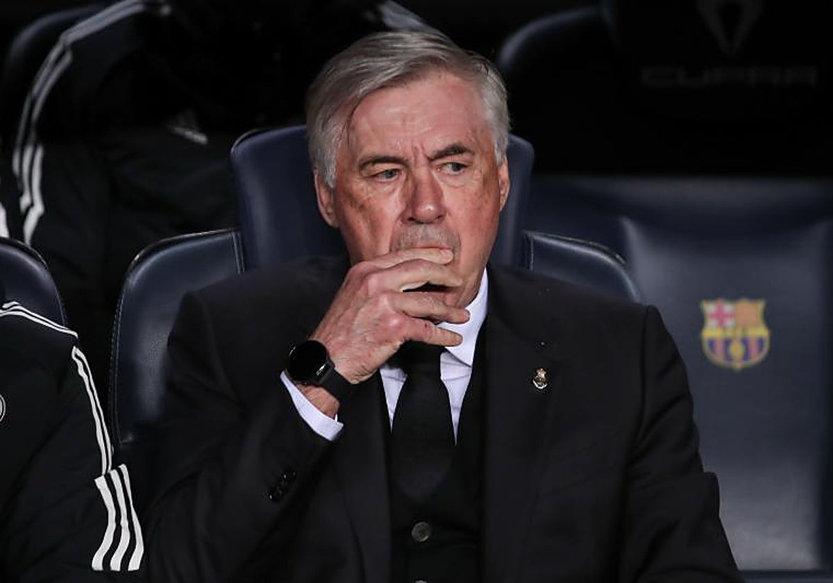 Carlo Ancelotti, durante el partido ante el Barcelona en el Camp Nou