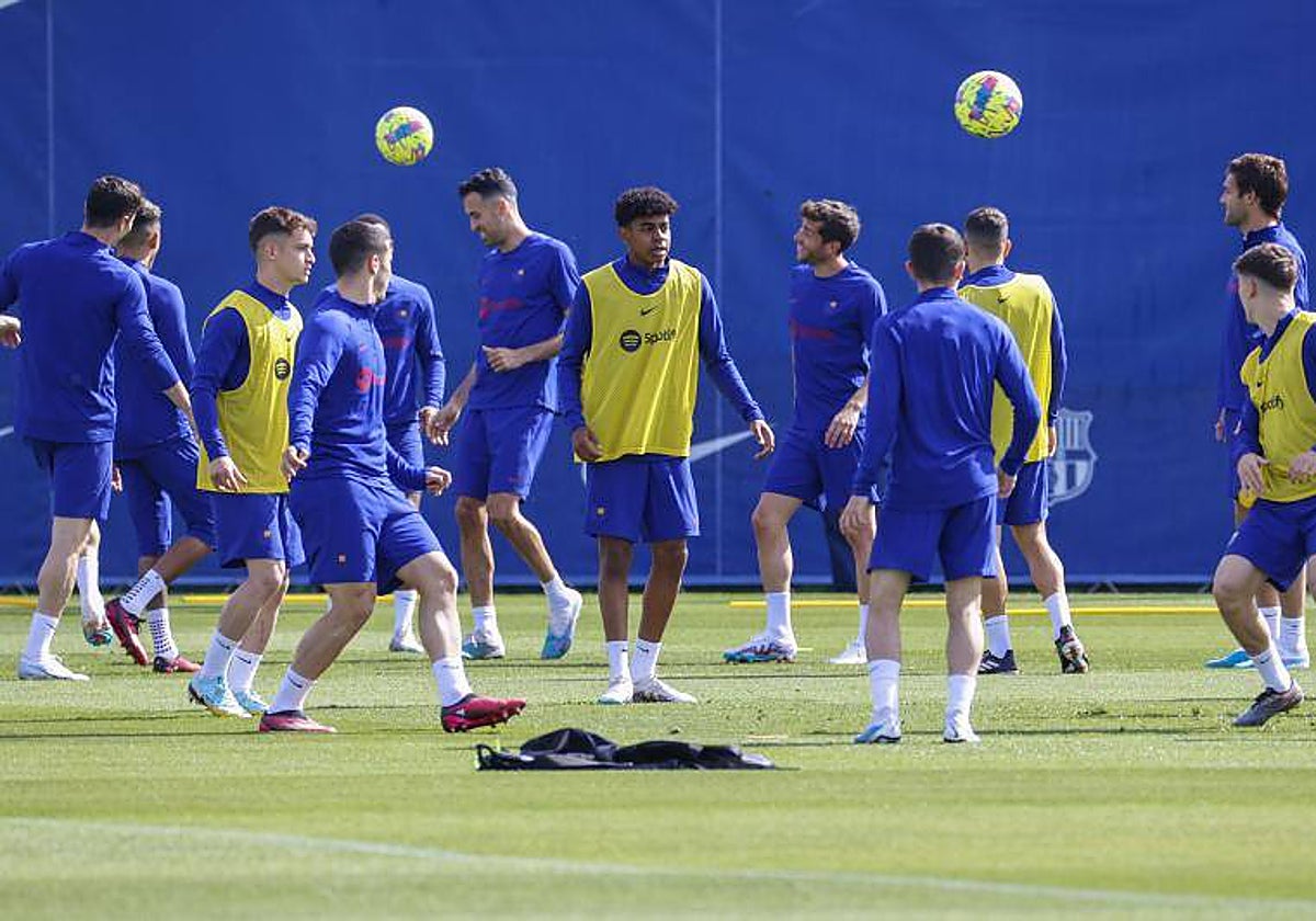 Entrenamiento del Barcelona previo a la visita del Girona