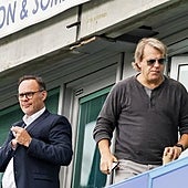 La afición del Chelsea estalla contra su dueño: «¡Debería haber mantenido la boca cerrada!»