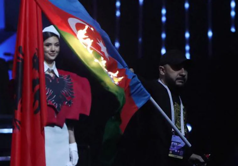 Escándalo en el Europeo: Azerbaiyán se retira tras la quema de su bandera en la inauguración