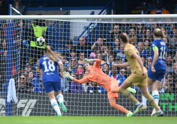 El Barcelona gana al Chelsea (0-1) en Londres y mete pie y medio en la final de Champions