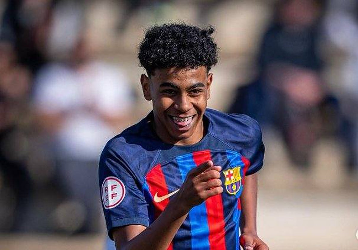 Yamal, con el juvenil del Barcelona