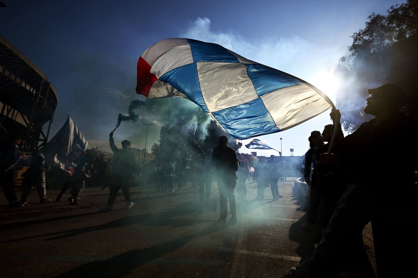 Locura y pasión en las calles a la espera de que el Nápoles se proclame campeón de la Serie A