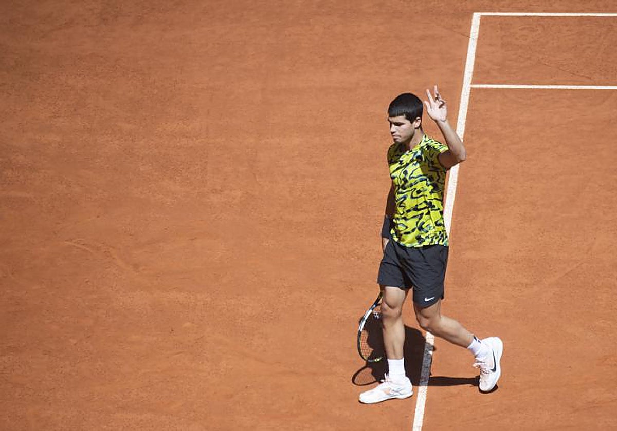 Carlos Alcaraz, durante su partido de semifinales en el estadio Manolo Santana
