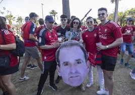 Imágenes de la 'fan zone' de Osasuna en Sevilla