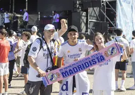 Imágenes de la 'fan zone' del Real Madrid en Sevilla