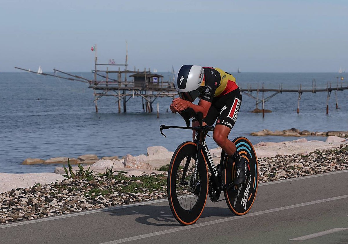 Evenepoel, durante la primera etapa del Giro de Italia