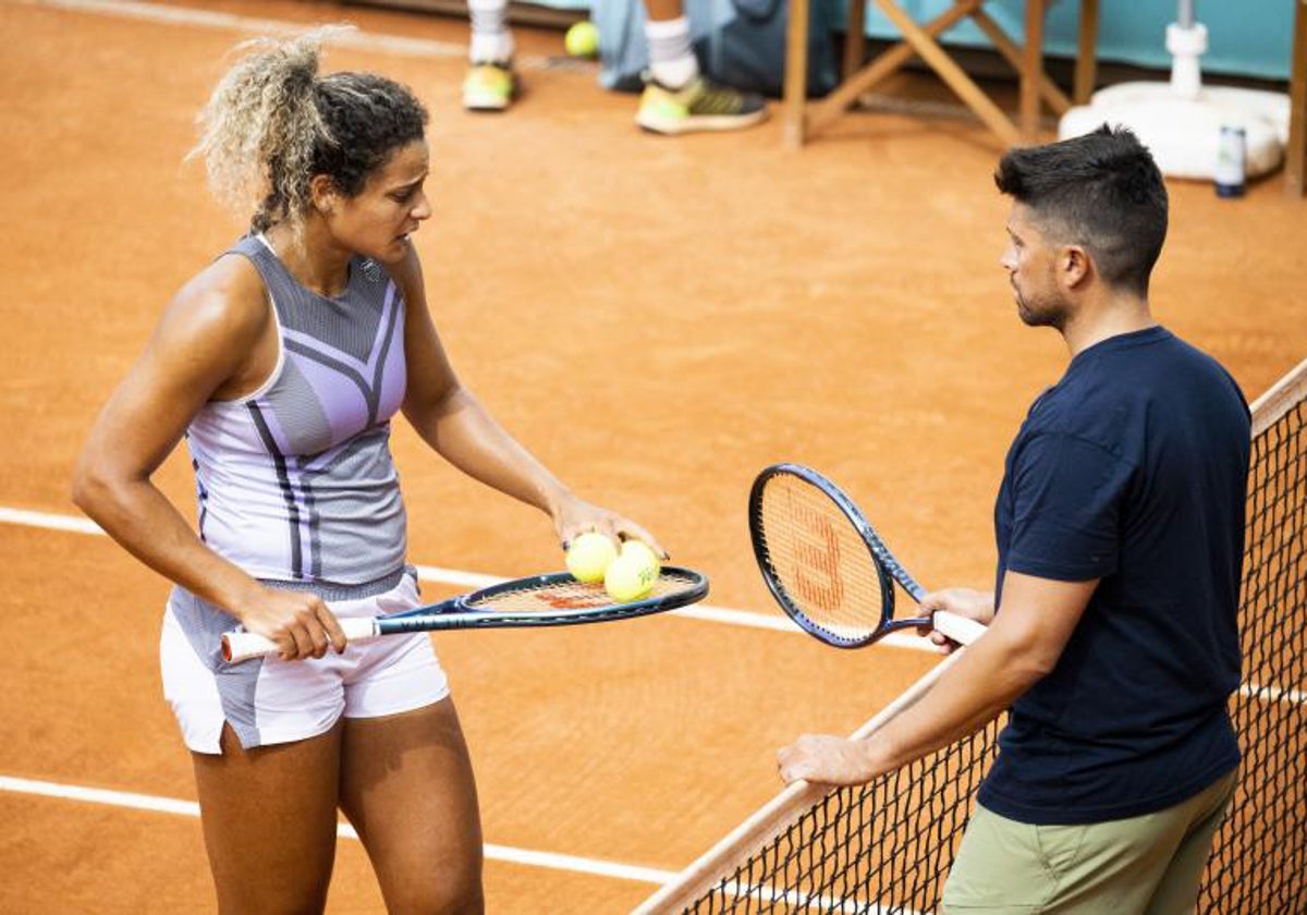 Mayar Sherif, junto a su entrenador Justo González