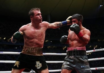 El Canelo reina en casa y en las 168 libras contra un valiente Ryder