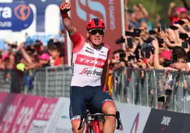 Pedersen levanta al fin los brazos en el Giro de Italia
