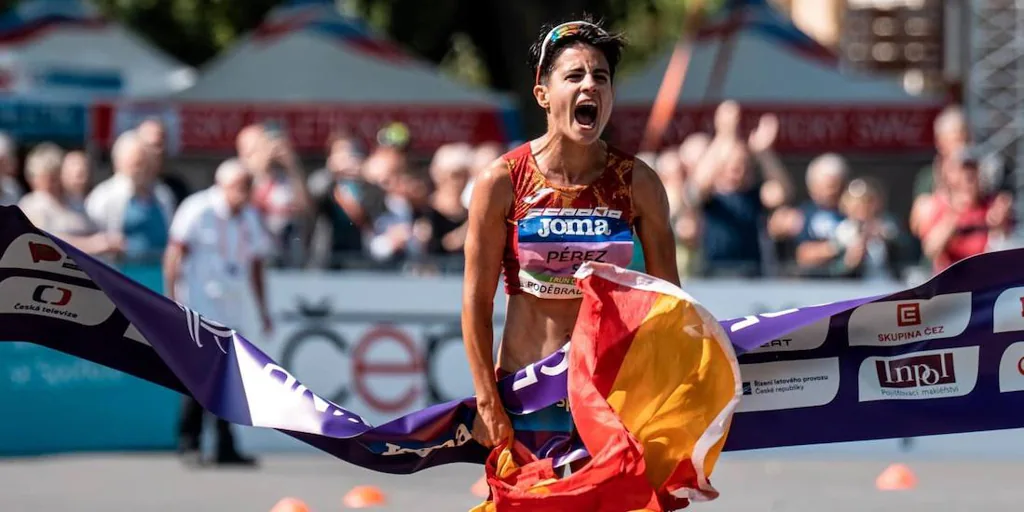 The Spanish María Pérez breaks the world record of 35 km walk