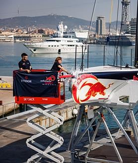 Imagen secundaria 2 - Botadura del segundo AC40 de Alinghi Red Bull Racing