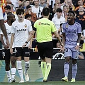 Miedo y tres avisos: la mirada se vuelve hacia los anticuados protocolos antirracismo del fútbol