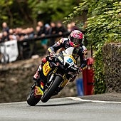 267 muertes, España prohíbe participar a sus pilotos... ¿Por qué se sigue corriendo en la Isla de Man?