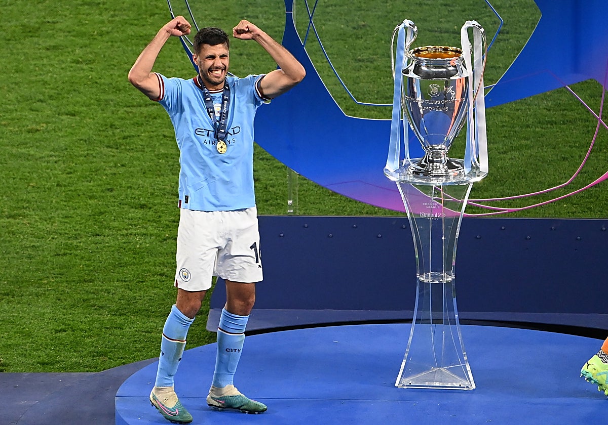 Rodrigo celebra la conquista de la Champions en la final ante el Inter