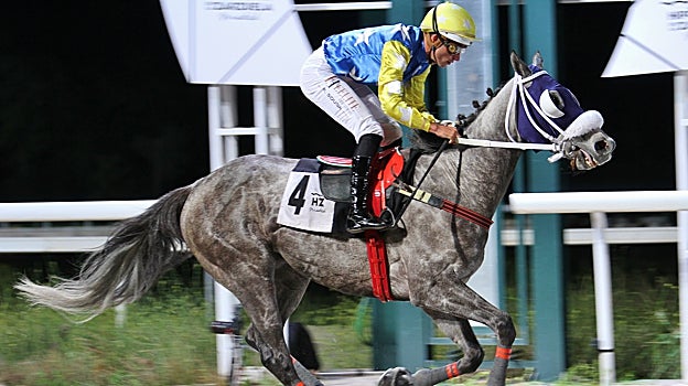 As de Oros ganó la séptima carrera, el Premio Vinos Cría Cuervos