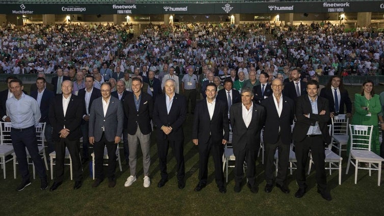 El homenaje, en imágenes, del Real Betis a sus socios más fieles