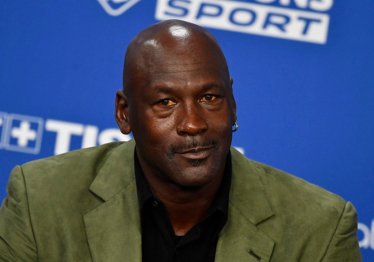 Michael Jordan vende los Charlotte Hornets