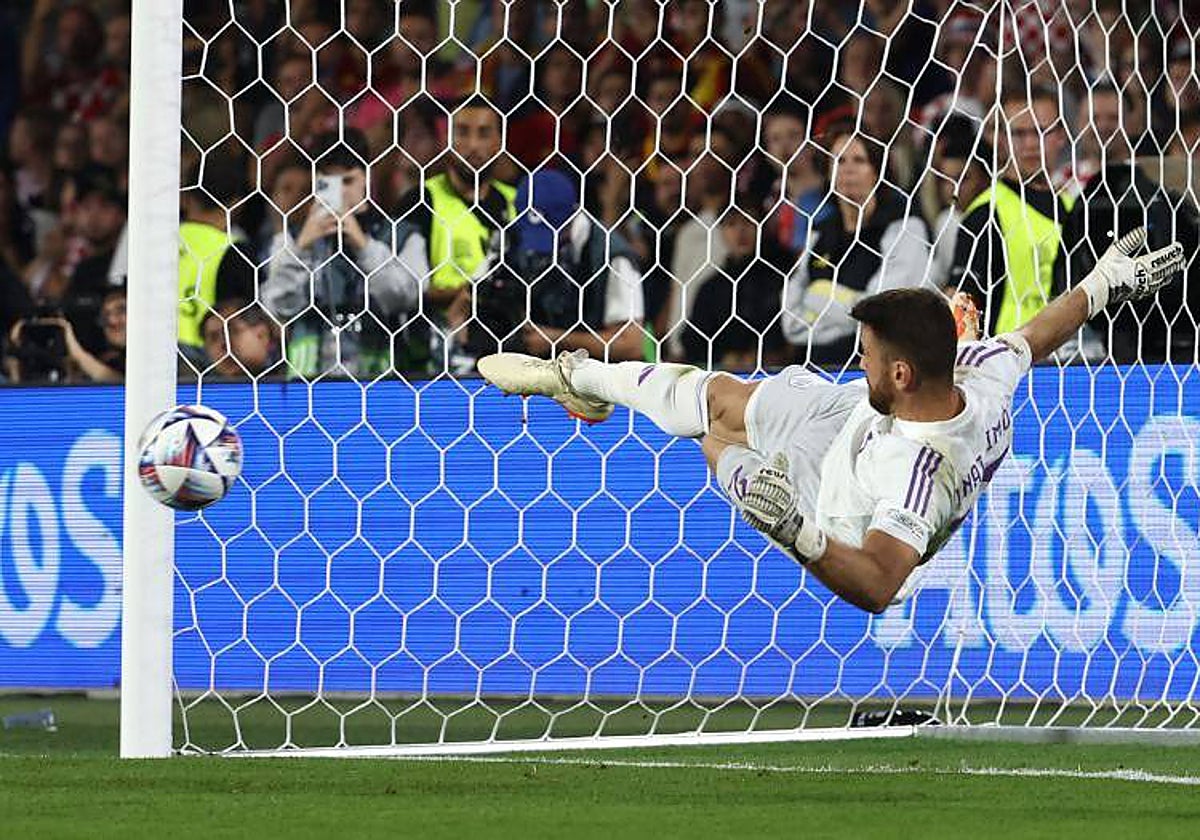 Paradón de Unai en la tanda de penalti