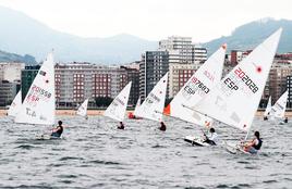 José Palacio y Pablo López lideran el Trofeo de Verano del RCAR en la clase Snipe