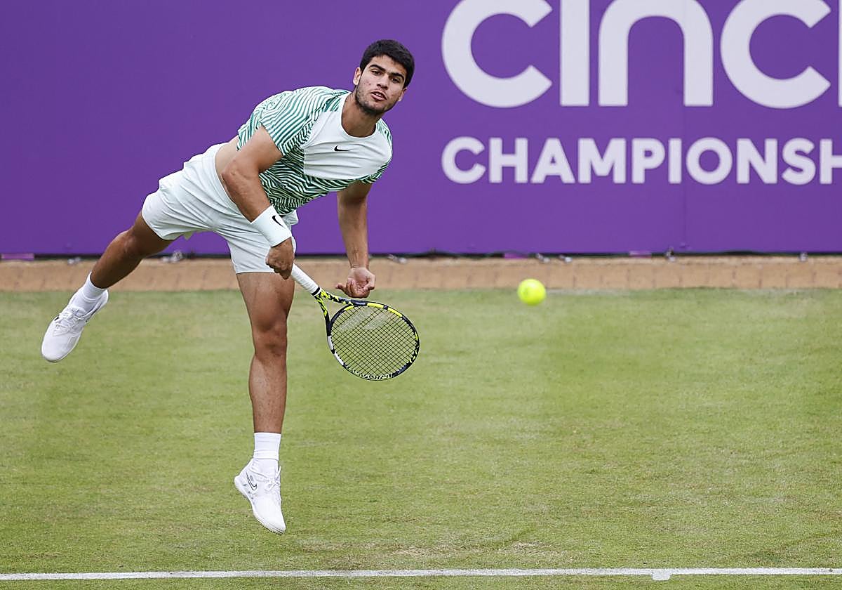 Sufrida victoria de Alcaraz