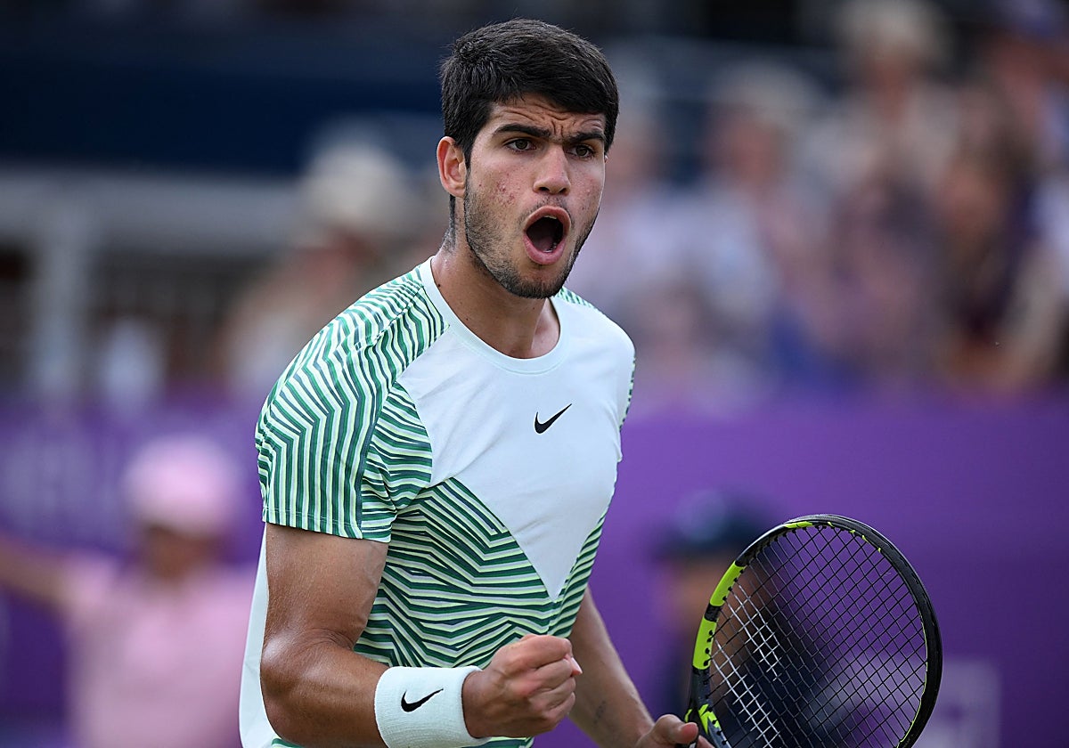Carlos Alcaraz celebra su victoria ante Lehecka en Londres