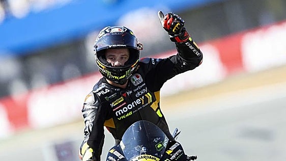 Bezzecchi gana su primera carrera al esprint
