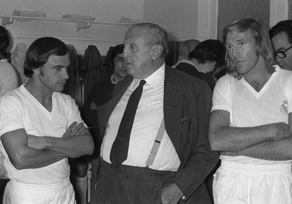 Santiago Bernabéu con Netzer y Mas, primeros extranjeros del Real Madrid