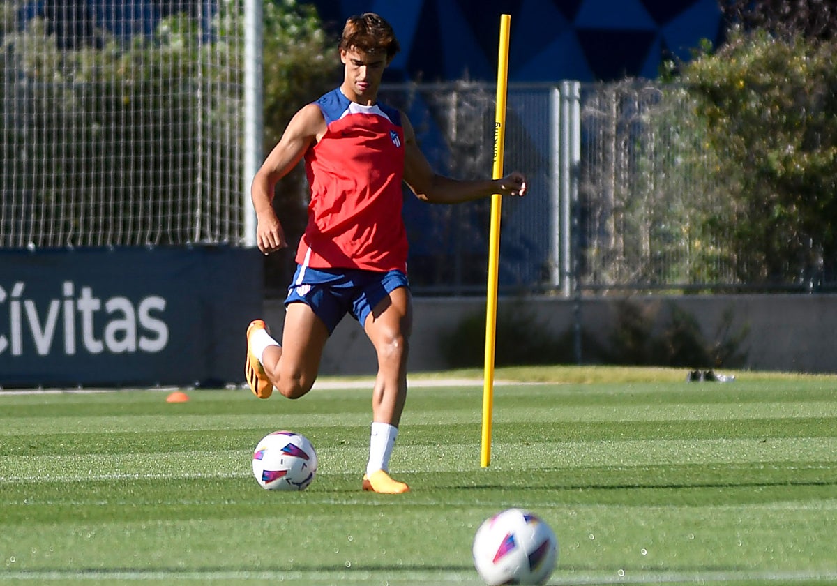 Joao Felix, durante un entrenamiento del Atlético en Los Ángeles de San Rafael
