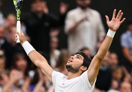Alcaraz se clasifica para la final de Wimbledon: resultado, reacciones y últimas noticias de la victoria ante Medvedev hoy