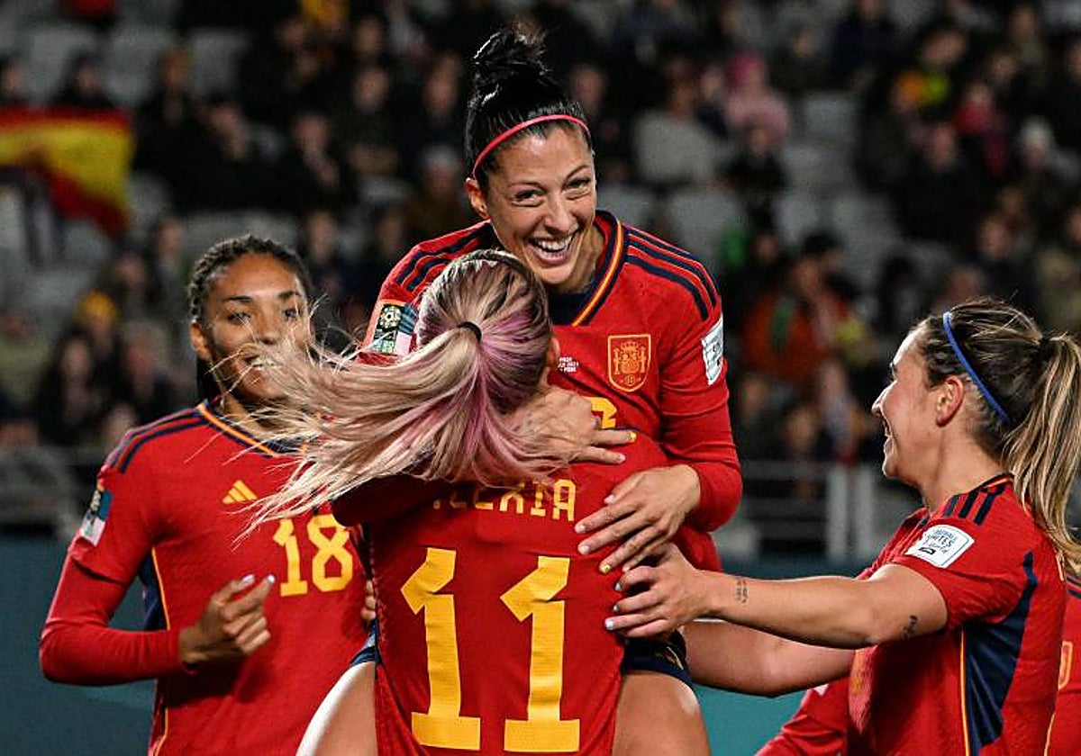 La selección celebrando un gol
