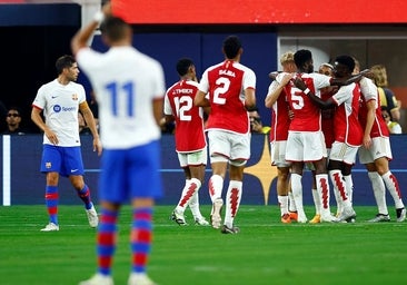El Arsenal golea al Barça en su estreno en pretemporada