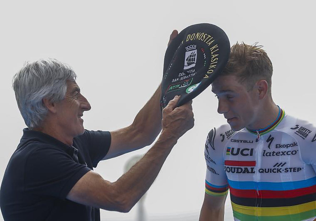 Marino Lejarreta coloca la txapela de ganador de la Clásica de San Sebastián a Evenepoel