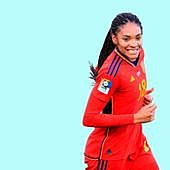 Salma Paralluelo, la gacela que cambió el atletismo para hacer historia en el fútbol