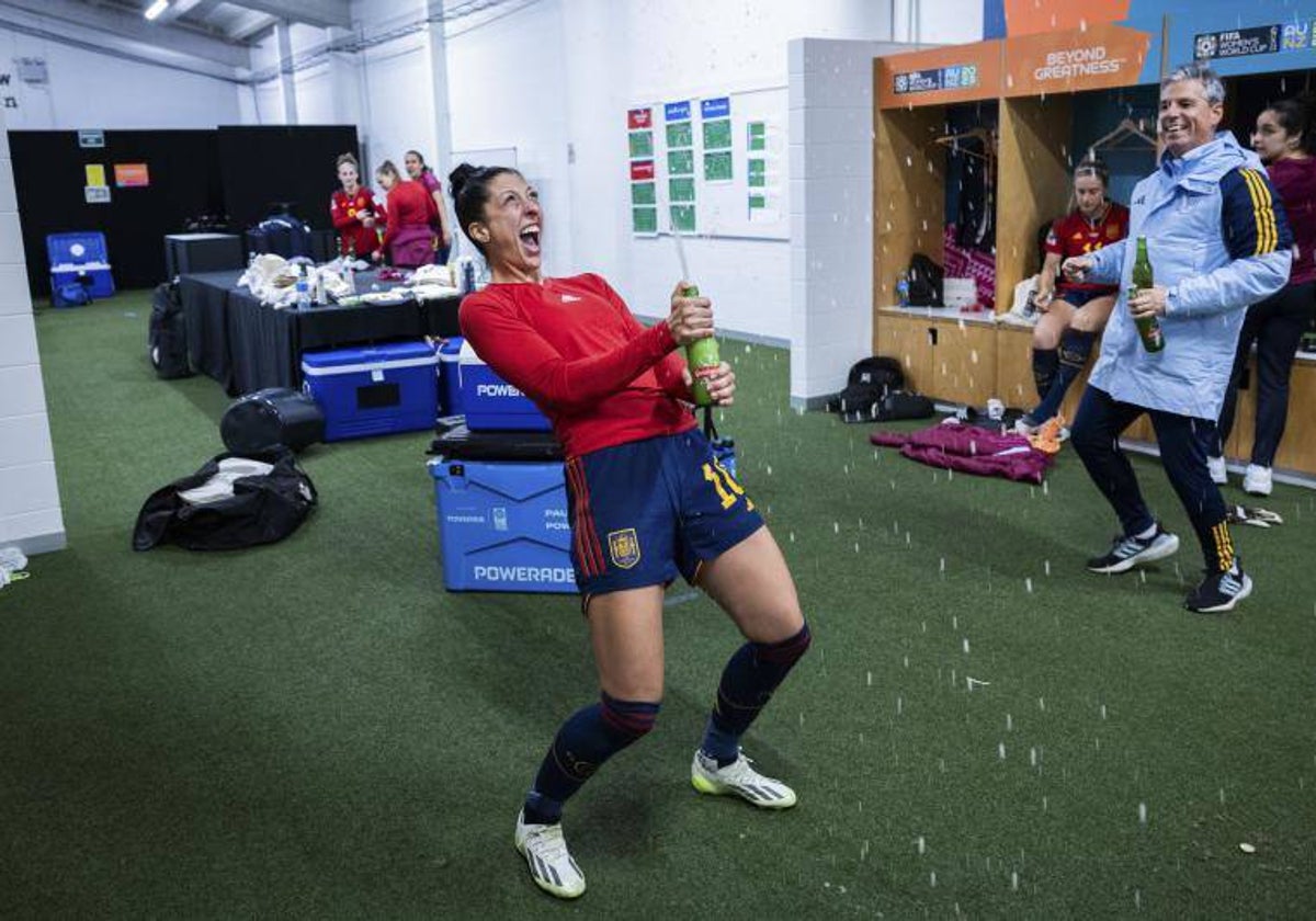 Jennifer Hermoso, celebrando en los vestuarios el pase a la final