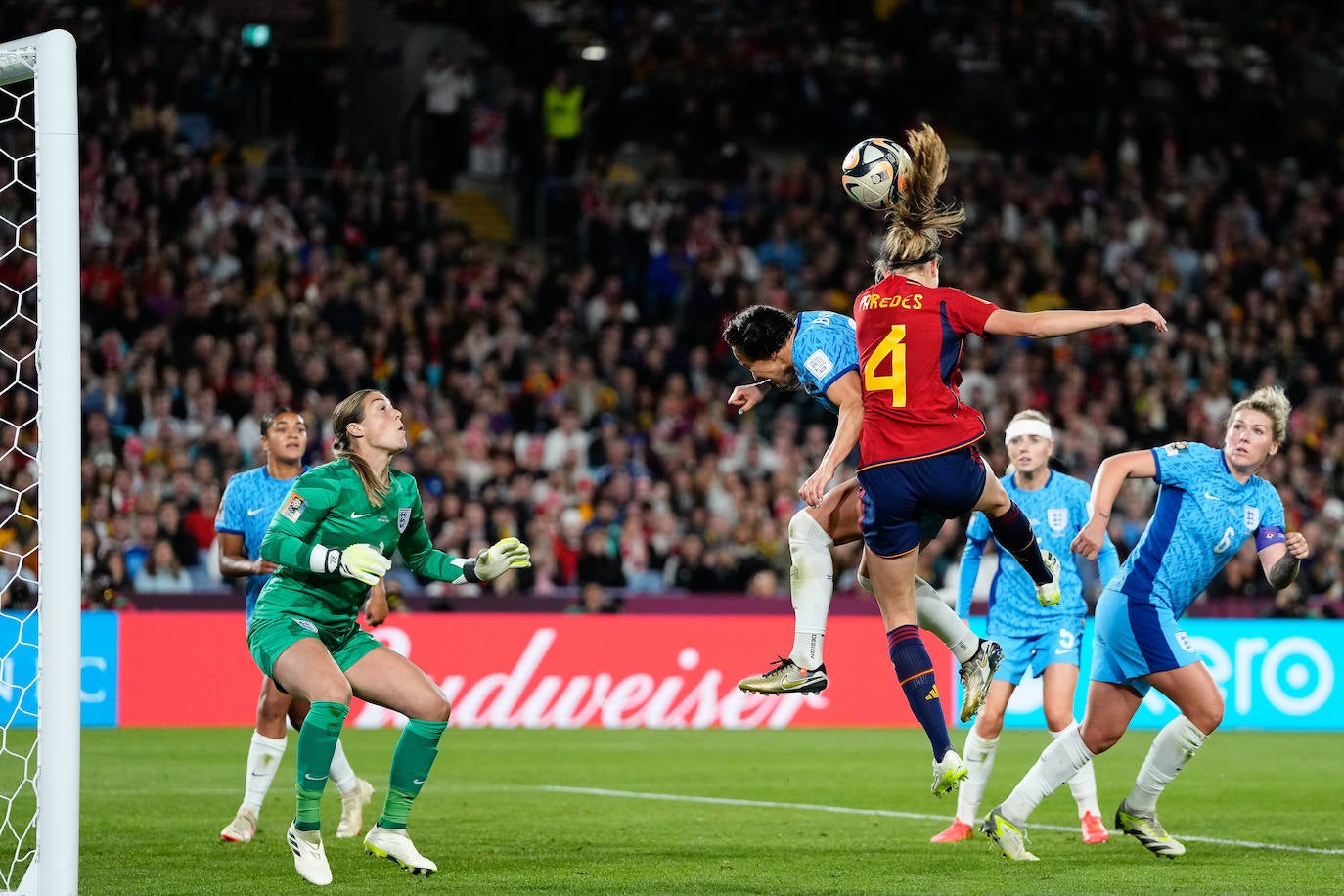 Irene Paredes, de España, en acción durante el partido de fútbol de la final de la Copa Mundial Femenina de la FIFA Australia y Nueva Zelanda 2023