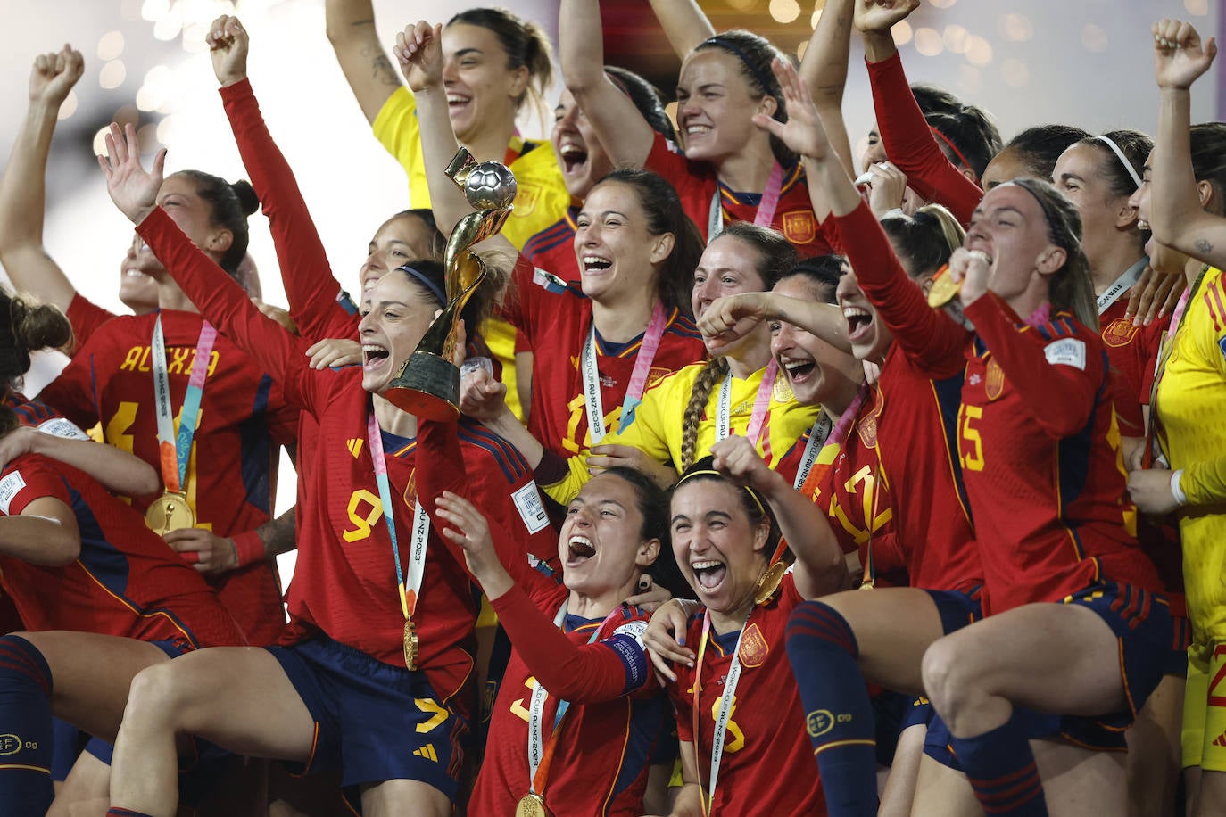 España se lleva el trofeo Mundial de fútbol femenino