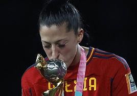 Jenni Hermoso se pronuncia a través de su sindicato, que pide medidas ejemplares contra Rubiales